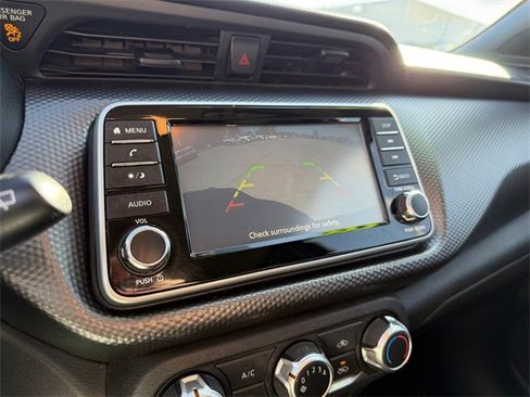 Used 2020 Nissan Kicks S image 21