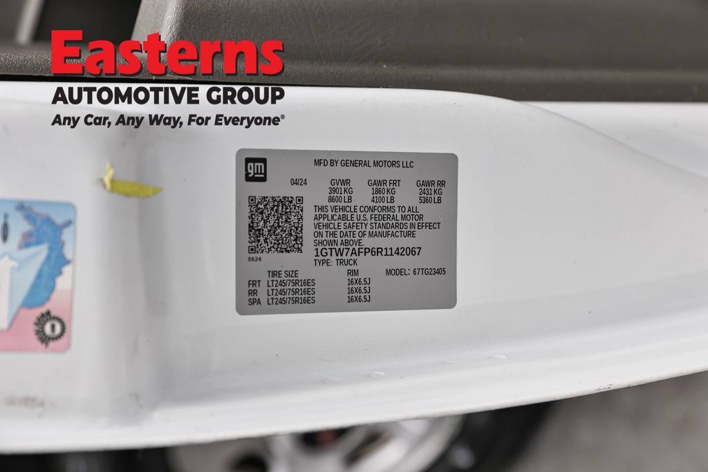 Used 2024 GMC Savana 2500 w/ Driver Convenience Package RWD image 33