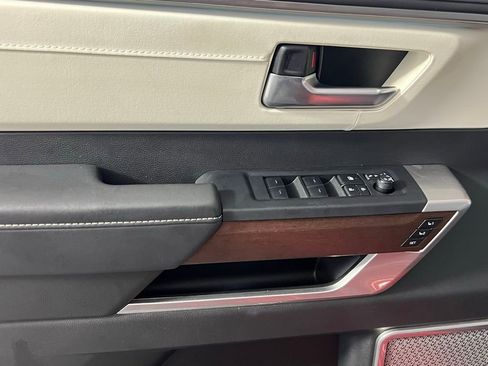 Used 2025 Toyota Sequoia Capstone image 24