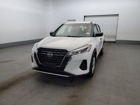 Used 2022 Nissan Kicks S image 15