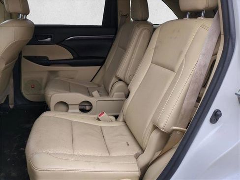 Used 2015 Toyota Highlander Limited image 16