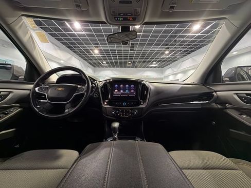 Used 2021 Chevrolet Traverse LT FWD image 16