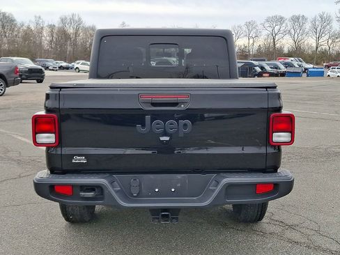 Used 2022 Jeep Gladiator Sport image 8