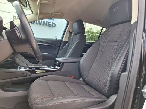 Used 2023 Buick Envision Preferred FWD image 23