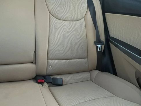 Used 2013 Hyundai Elantra GLS w/ Preferred Pkg FWD image 21