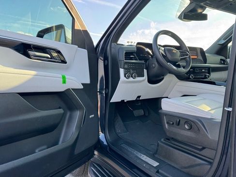 New 2025 Chevrolet Tahoe Premier image 13