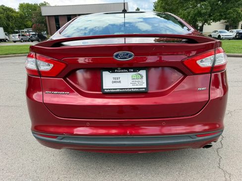 Used 2015 Ford Fusion SE FWD image 10
