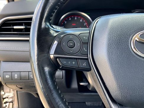 Used 2022 Toyota Camry XSE FWD image 23