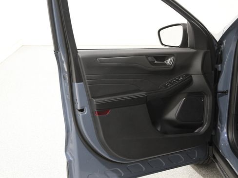 Certified 2025 Ford Escape Active w/ Cold Weather Package image 4