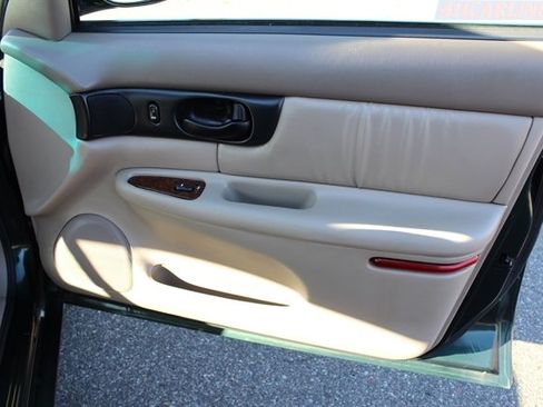 Used 2003 Buick Regal LS w/ LS Luxury Plus Package image 39