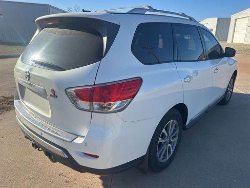Used 2014 Nissan Pathfinder SL w/ SL Tech Package image 3