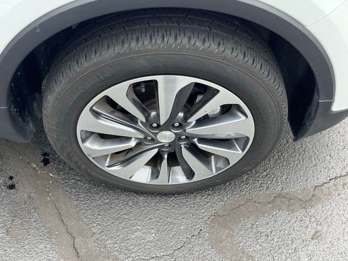 Used 2022 Buick Encore Preferred w/ Safety Package AWD/4WD image 9