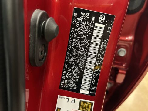 Used 2025 Toyota Corolla SE image 27