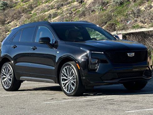 Used 2024 Cadillac XT4 Sport image 5