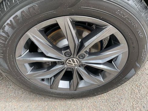 Used 2023 Volkswagen Tiguan SE image 12