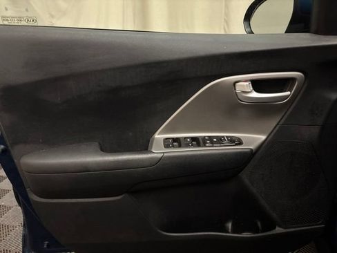 Used 2019 Kia Niro LX FWD image 9
