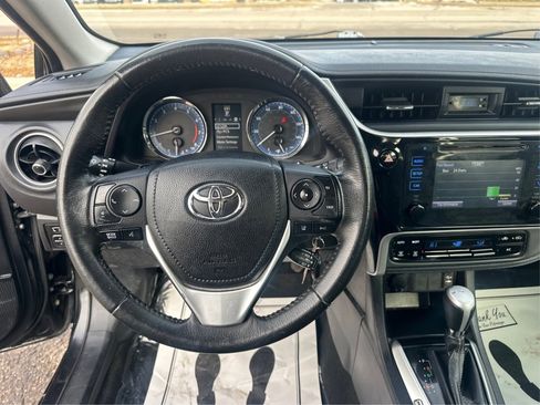 Used 2018 Toyota Corolla SE image 27