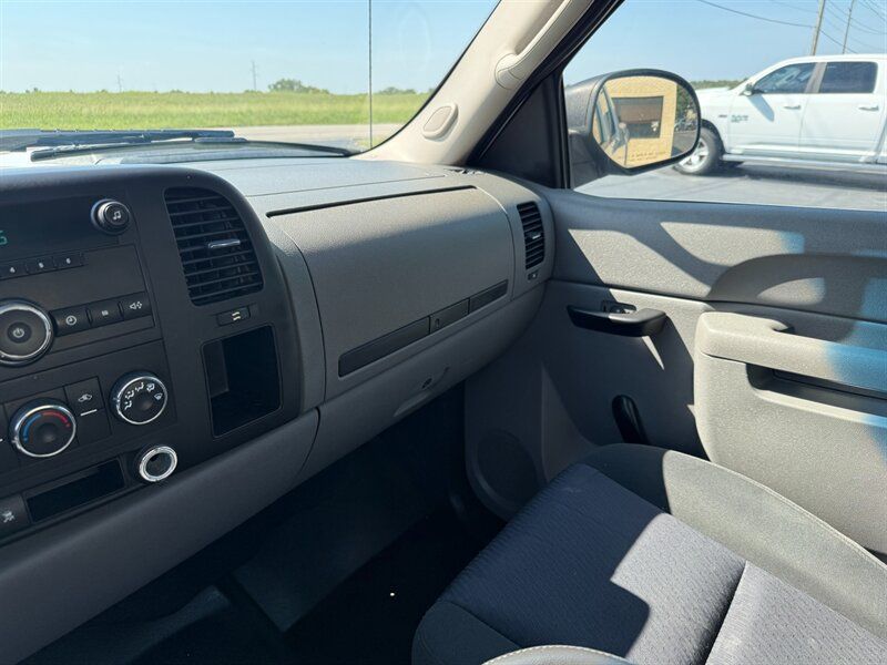Used 2010 Chevrolet Silverado 2500 W/T AWD/4WD image 13