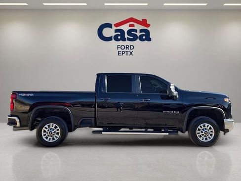 Used 2025 Chevrolet Silverado 1500 LT image 2