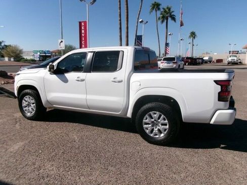 Used 2024 Nissan Frontier SV w/ SV Convenience Package image 11