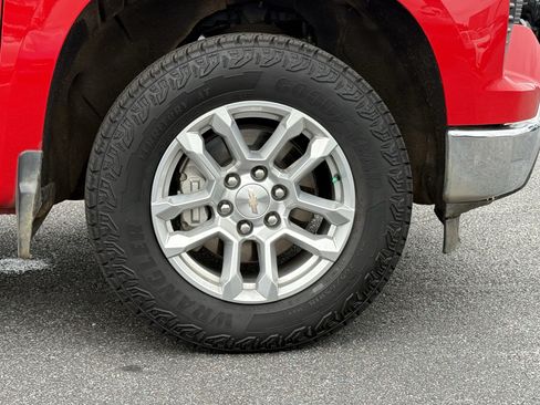 Used 2024 Chevrolet Silverado 1500 LT w/ Leather Package AWD/4WD image 13