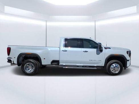 New 2026 GMC Sierra 3500 Denali w/ Denali Reserve Package AWD/4WD image 2