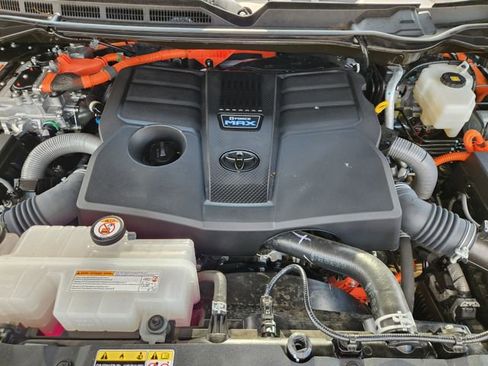Used 2025 Toyota Tundra Platinum w/ TRD Off-Road Package AWD/4WD image 22
