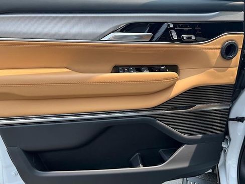 New 2023 Jeep Grand Wagoneer Series III image 19