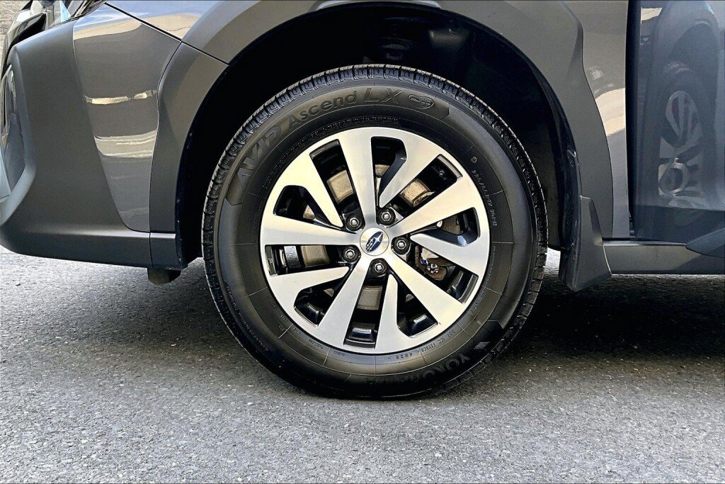 Certified 2025 Subaru Outback Premium AWD/4WD image 16