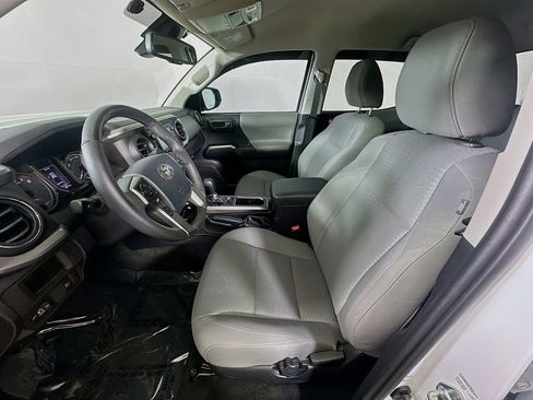 Used 2018 Toyota Tacoma SR5 image 15