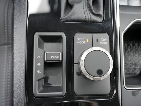 Used 2023 Toyota Tundra SR5 w/ SR5 Convenience Package AWD/4WD image 32