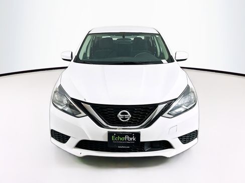Used 2019 Nissan Sentra SV image 2