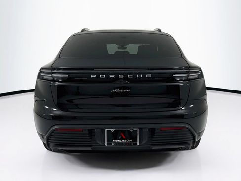 Certified 2025 Porsche Macan Electric RWD image 6