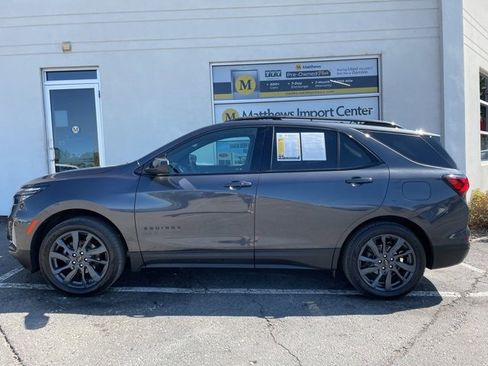 Used 2022 Chevrolet Equinox RS image 2