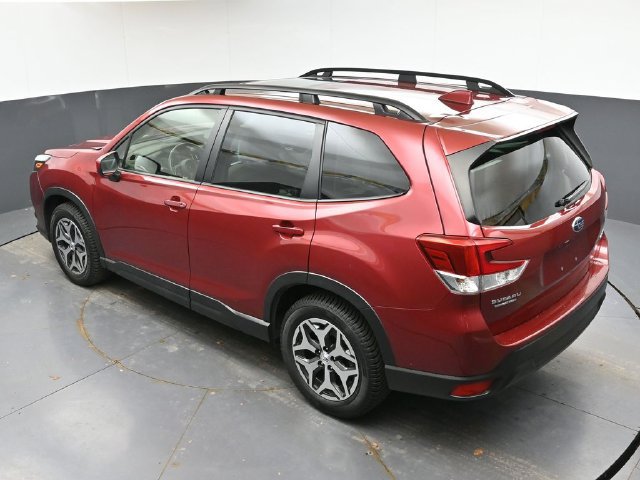 Used 2023 Subaru Forester Premium AWD/4WD image 39