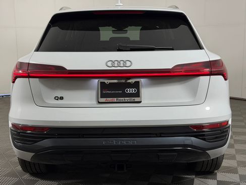 Used 2024 Audi Q8 e-tron Premium Plus AWD/4WD image 10