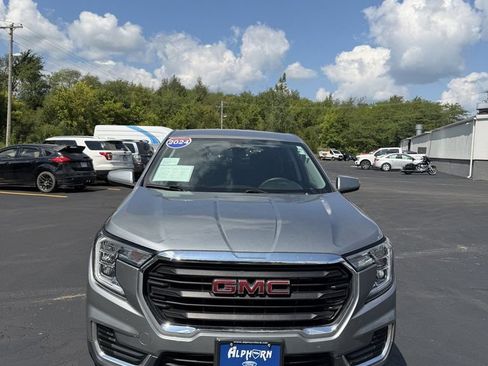 Used 2024 GMC Terrain SLE AWD/4WD image 26