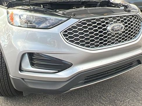 Used 2024 Ford Edge SEL image 11