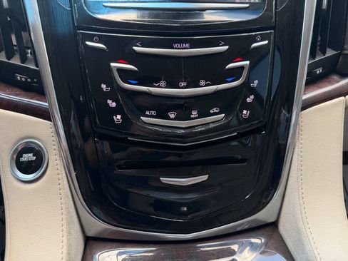 Used 2015 Cadillac Escalade ESV Premium AWD/4WD image 30