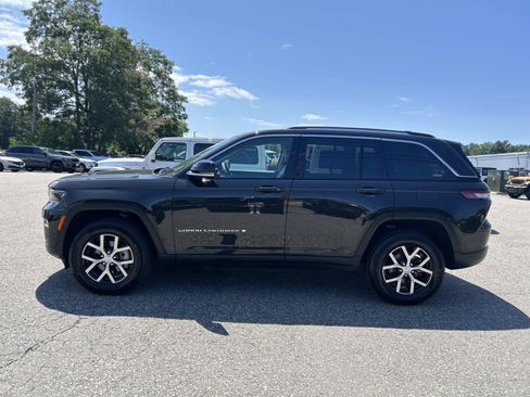 Certified 2024 Jeep Grand Cherokee Limited AWD/4WD image 6