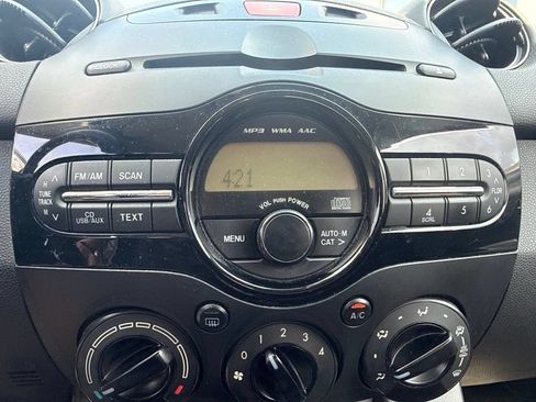 Used 2013 MAZDA MAZDA2 Touring FWD image 26