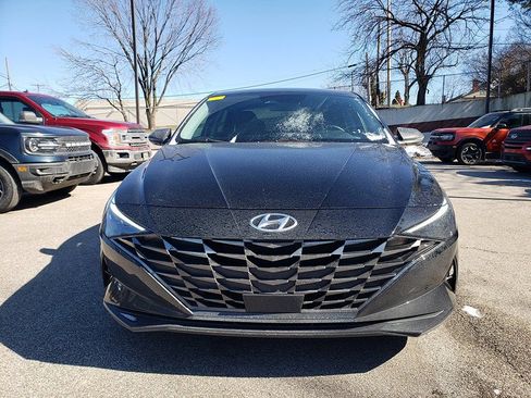 Used 2021 Hyundai Elantra Limited image 2