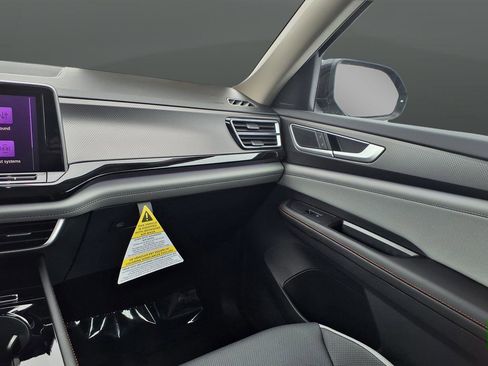 New 2026 Volkswagen Atlas Peak Edition image 38