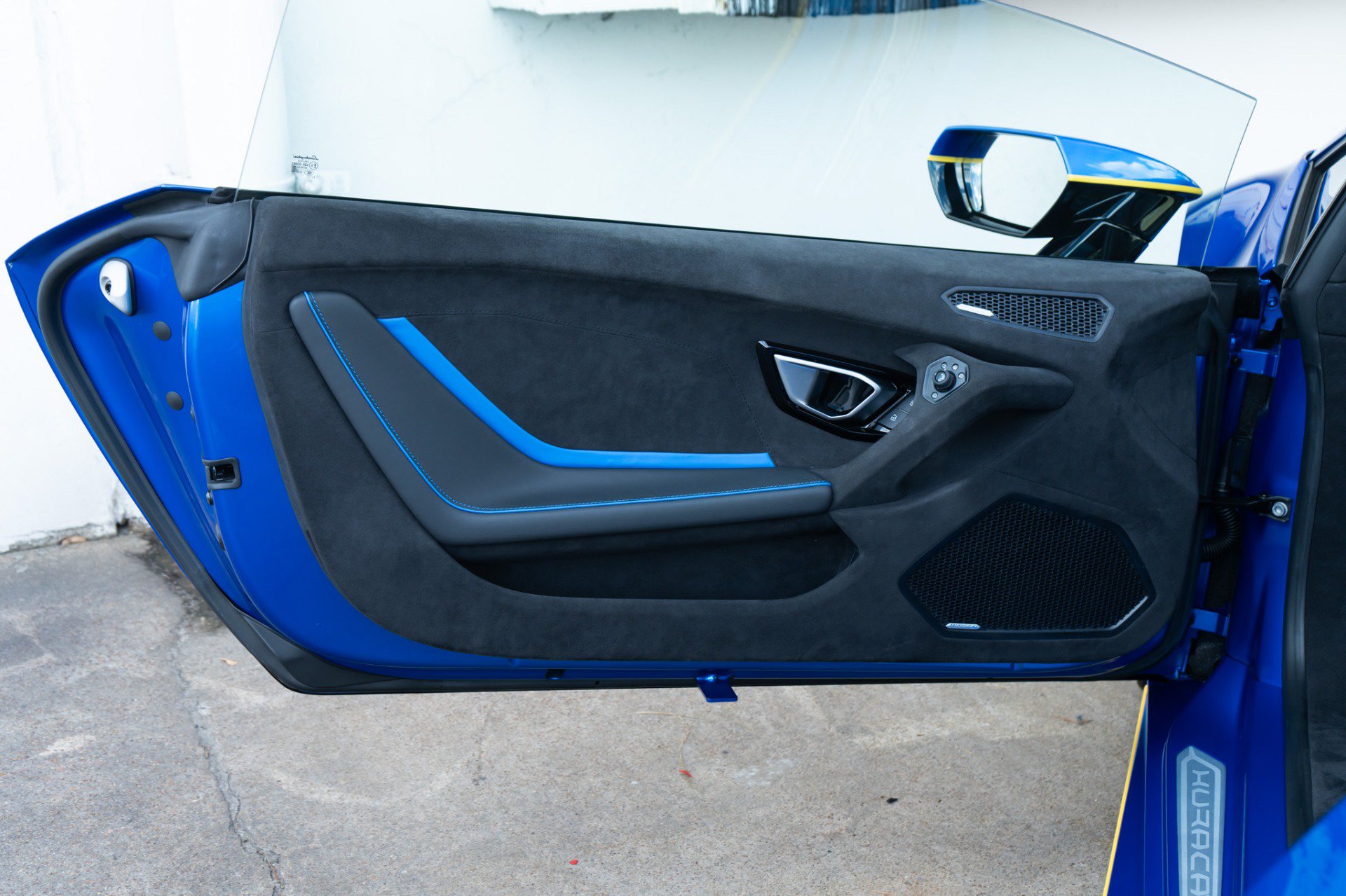 Used 2023 Lamborghini Huracan Tecnica RWD image 28