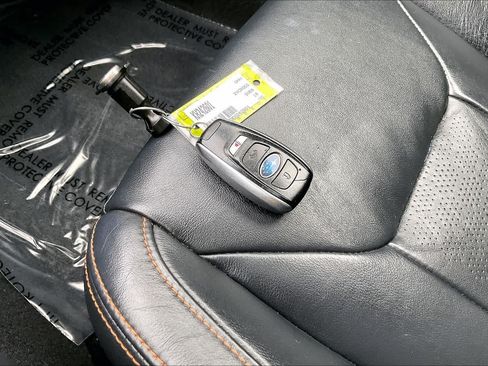 Used 2019 Subaru Crosstrek 2.0i Limited w/ Moonroof Package w/Navigation AWD/4WD image 15