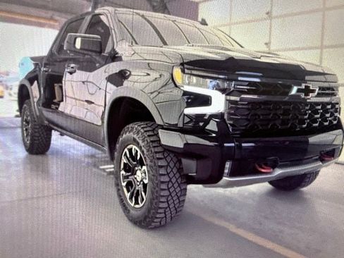 Used 2023 Chevrolet Silverado 1500 ZR2 w/ Technology Package AWD/4WD image 11