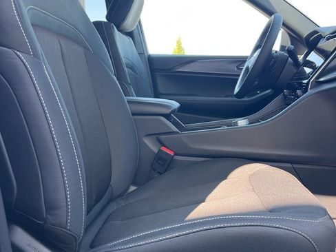 New 2025 Jeep Grand Cherokee L Laredo w/ Trailer Tow Package image 9