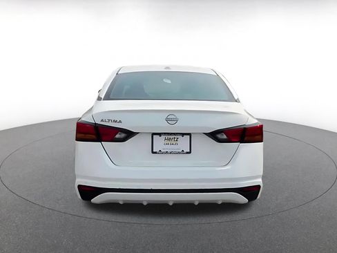 Used 2025 Nissan Altima 2.5 SV FWD image 12