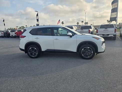 Used 2024 Nissan Rogue SV w/ SV Premium Package FWD image 5
