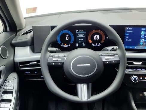 Used 2025 Hyundai Sonata SE FWD image 29